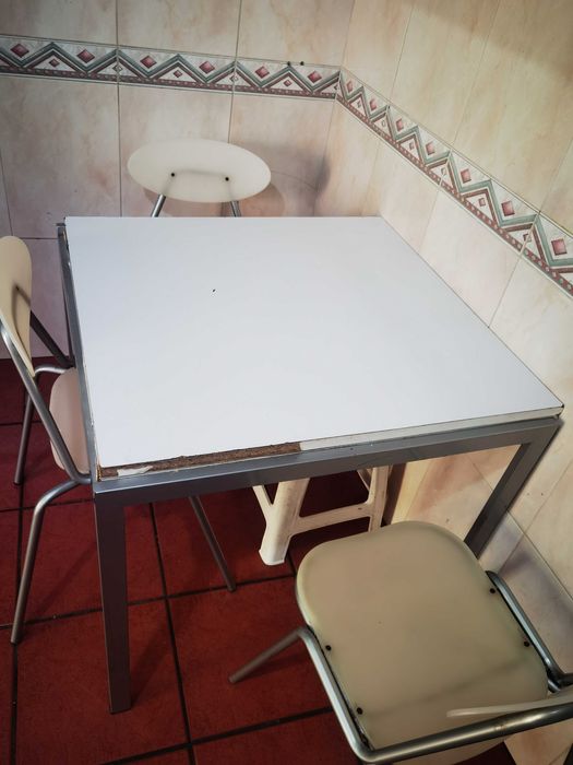 Mesa de cozinha extensível