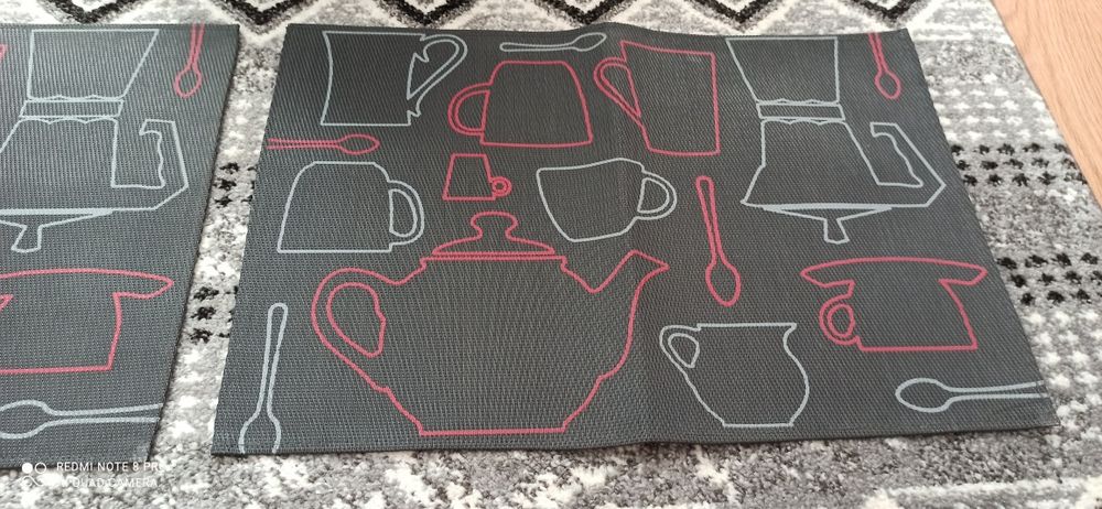 Podkładki na stół 4 szt za 8 zł