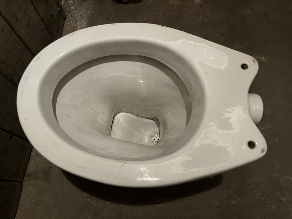Toaleta bez spłuczki
