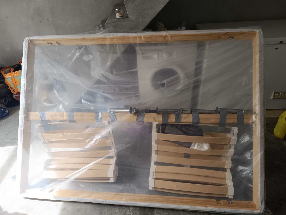 Cama de casal como nova