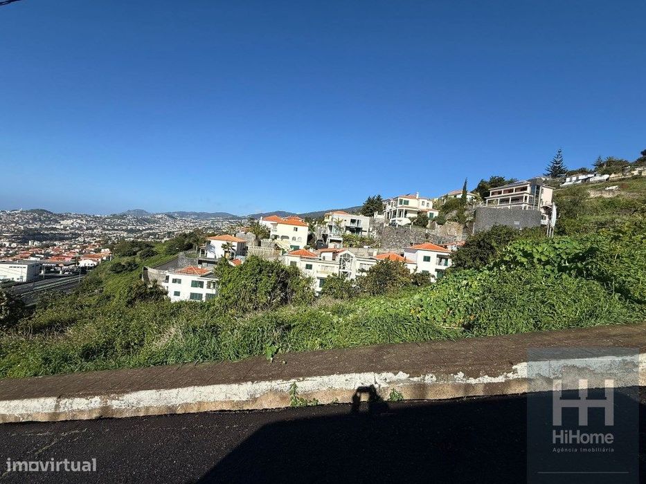 Terreno com 2050 m2 no Jardim Botânico - Vista Mar e Porto do Funchal