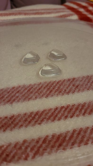 Dwa talerze do mikrofalówki. 31,5 i 24 cm.