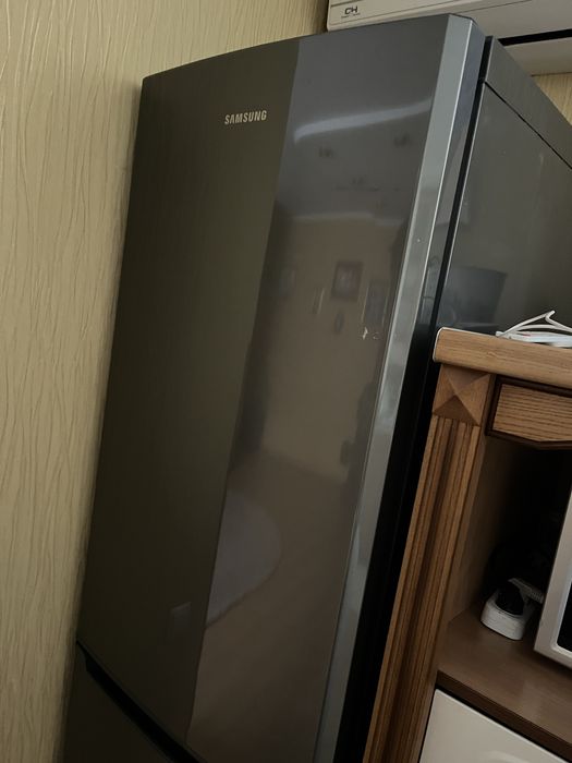 Холодильник Samsung