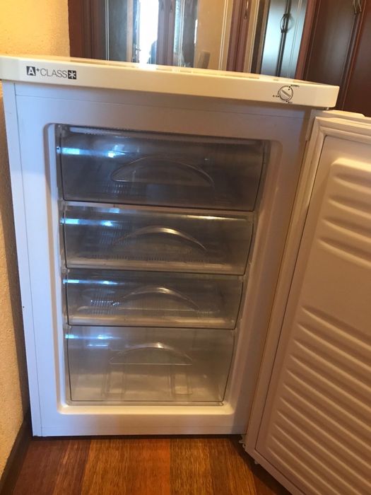 Морозильна камера Indesit