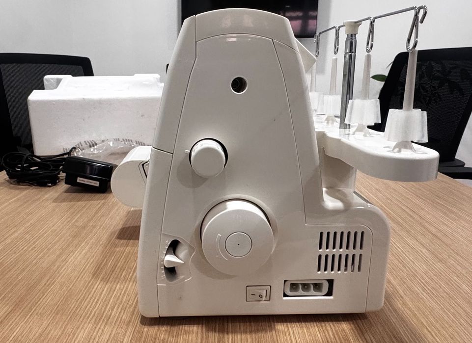 Máquina costura Overlock singer - Nunca Usada
