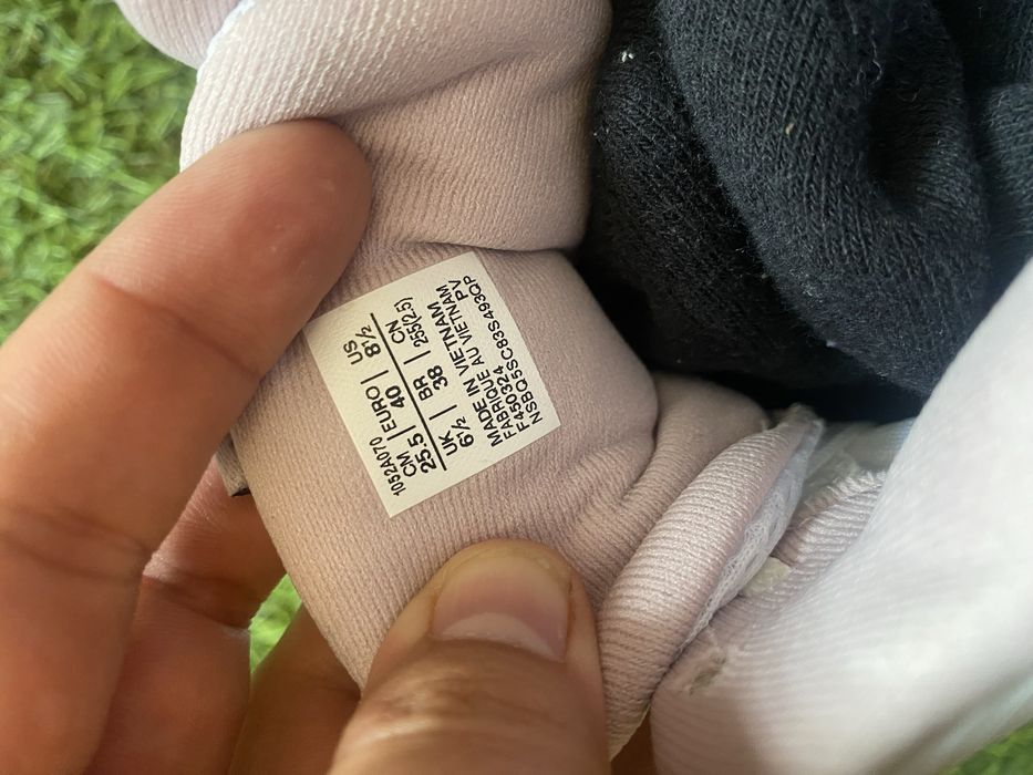 Волейбольні кросівки asics