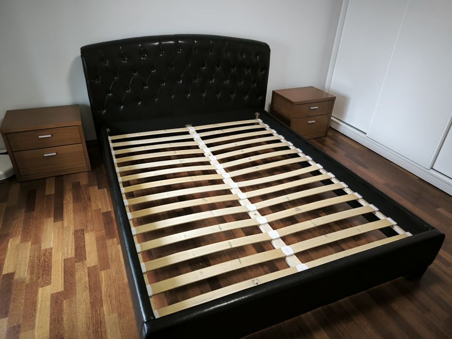 Cama casal como nova com estrado extra