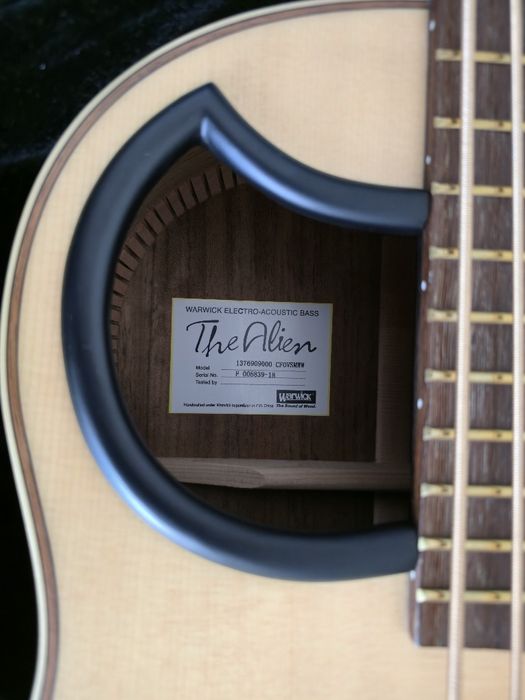 Gitara basowa Warwick Alien 6