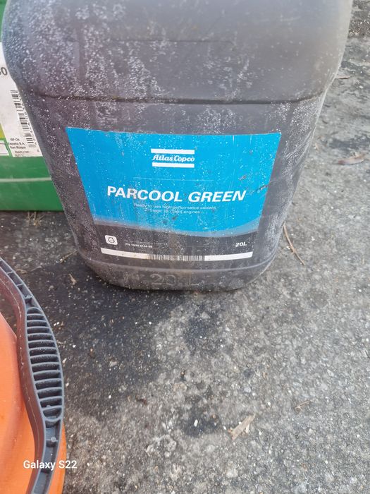 Varios óleos para hidráulicos motores e outros.  Vários lubrificantes