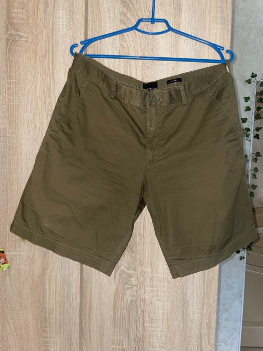 Шорти зелені, чоловічі, в гарному стані.