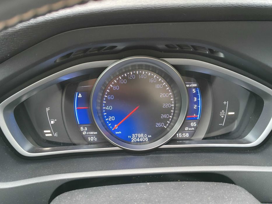 Volvo V40 2.0D2 R-DESIGN 2015