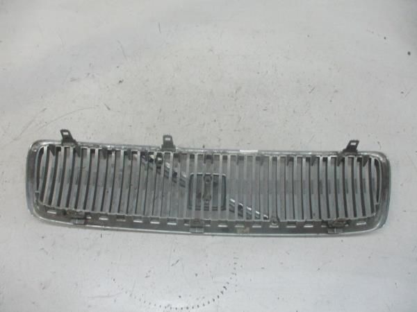 Grelha frente VOLVO V70 II (SW)