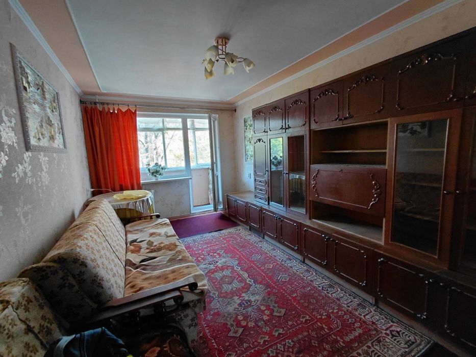Продаж 2-кімнатної квартири в районі 700-річчя