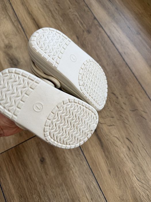 Продам шльопанці Next