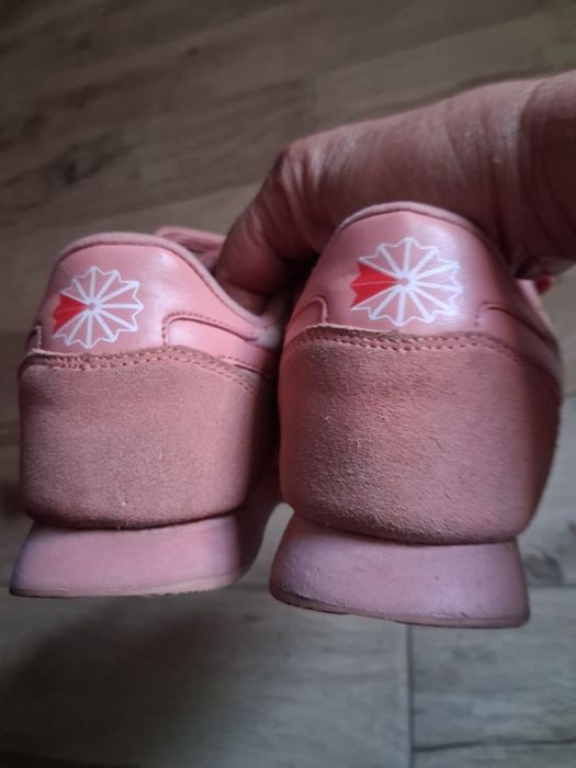 Натуральные кроссовки