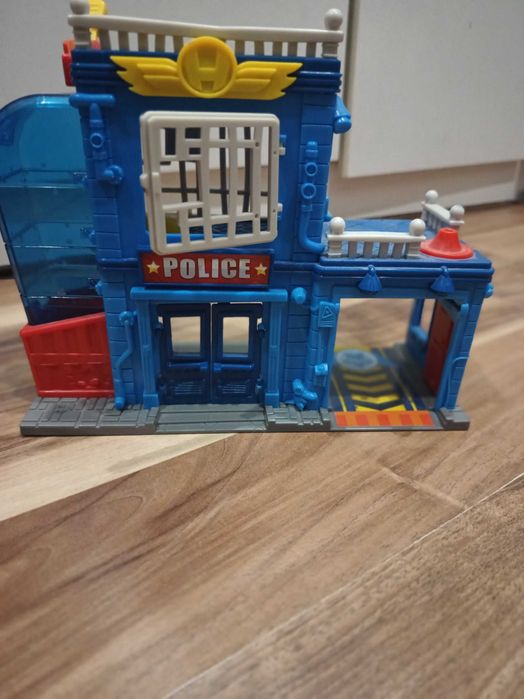 Super Zings posterunek Policji