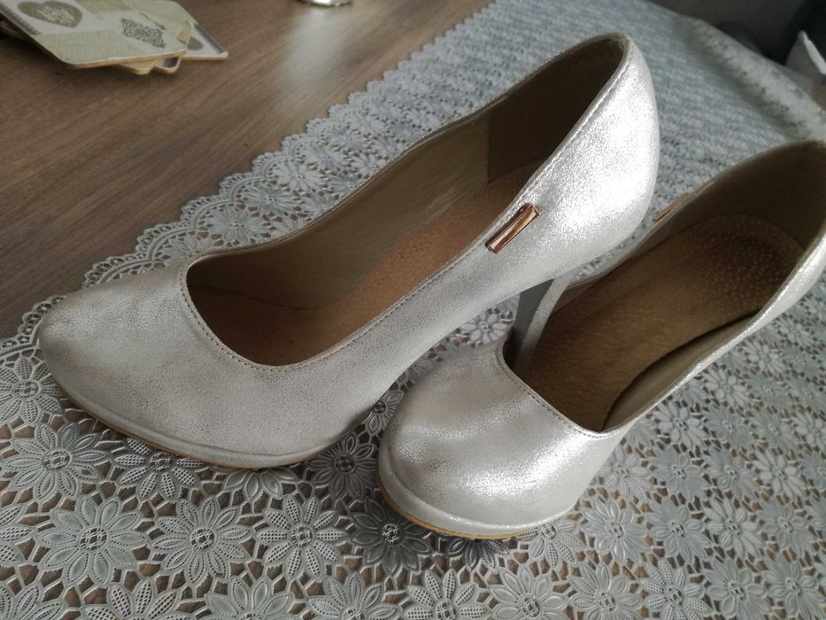 Buty szpilki 36  srebrne