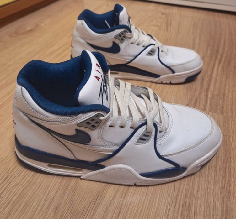 Nike Flight Legacy