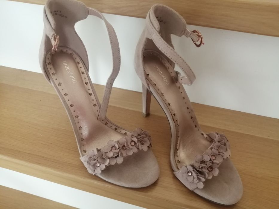 Buty na obcasie stan idealny