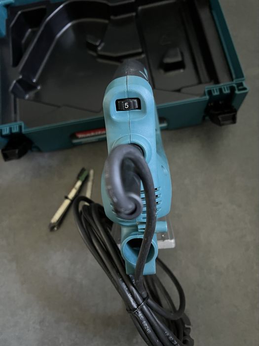 Мережевий лобзик Makita JV0600