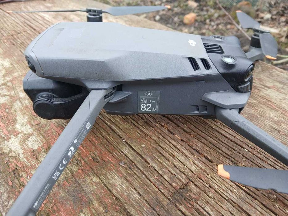 Дрон DJI Mavic 3 pro