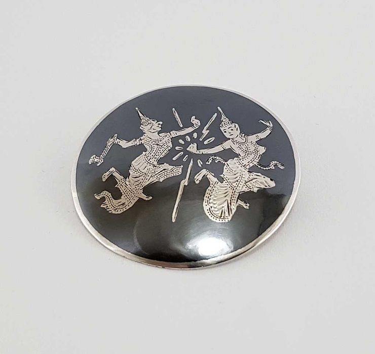 Srebrna broszka zdobiona Niello z około 1900 roku - SIAM