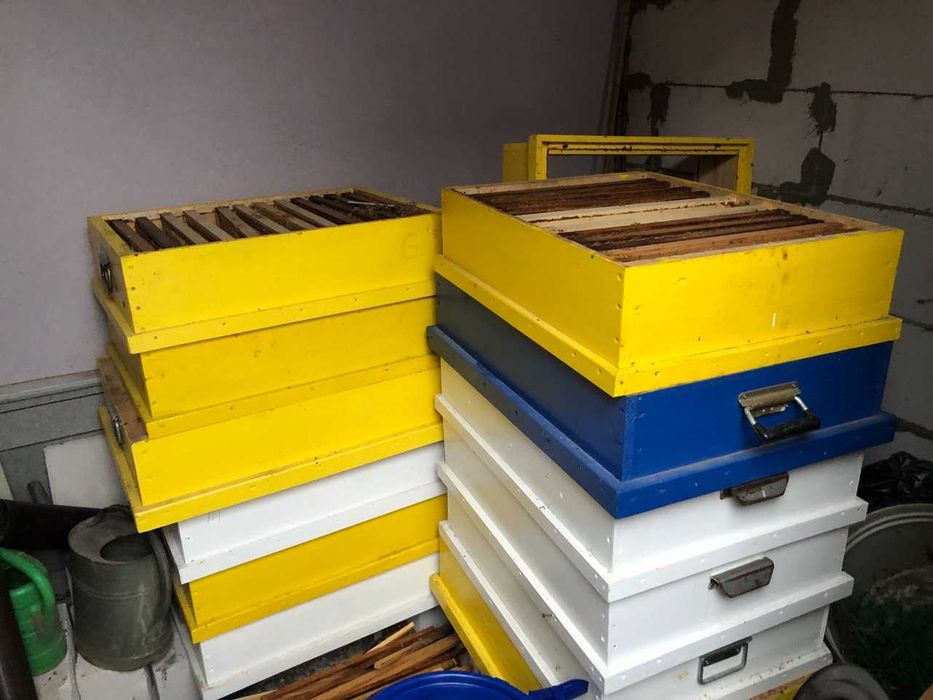 Вулики, магазини