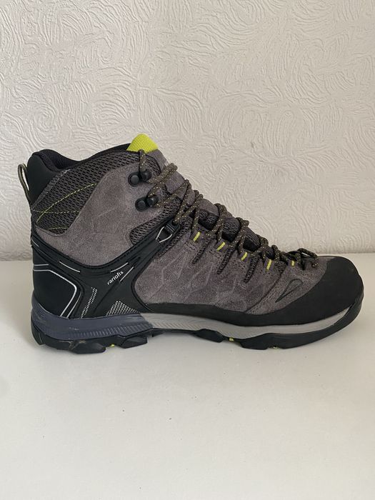 Ботинки кожаные Meindl Gore-tex  Размер 43 - 28 см