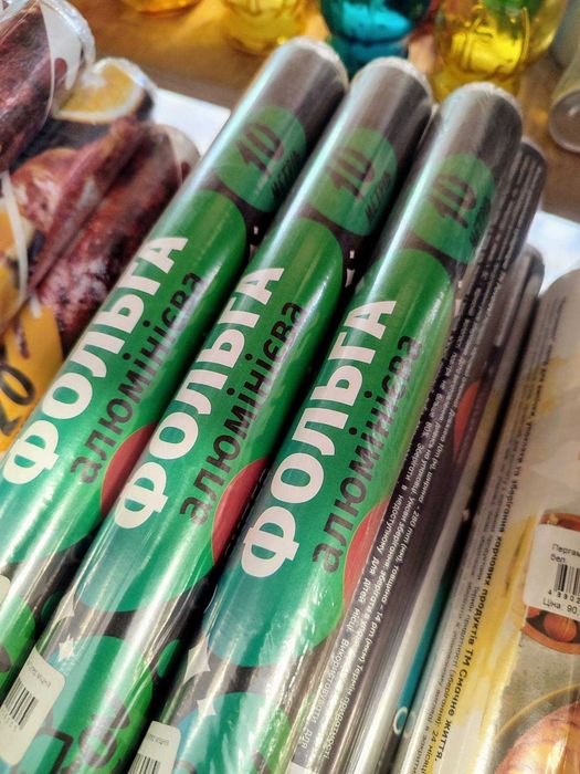 Стретч харчовий, пергамент, фольга, посуд одноразовий.