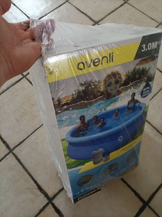 Vendo piscina ainda embalada