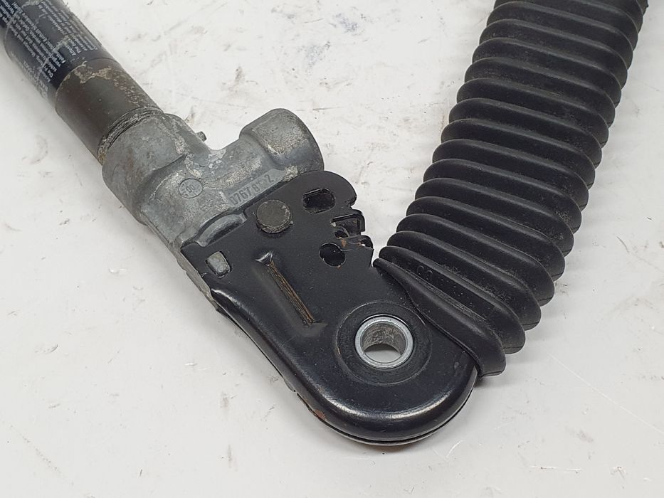 Encaixe de cinto frente direito BMW 3 (E46)