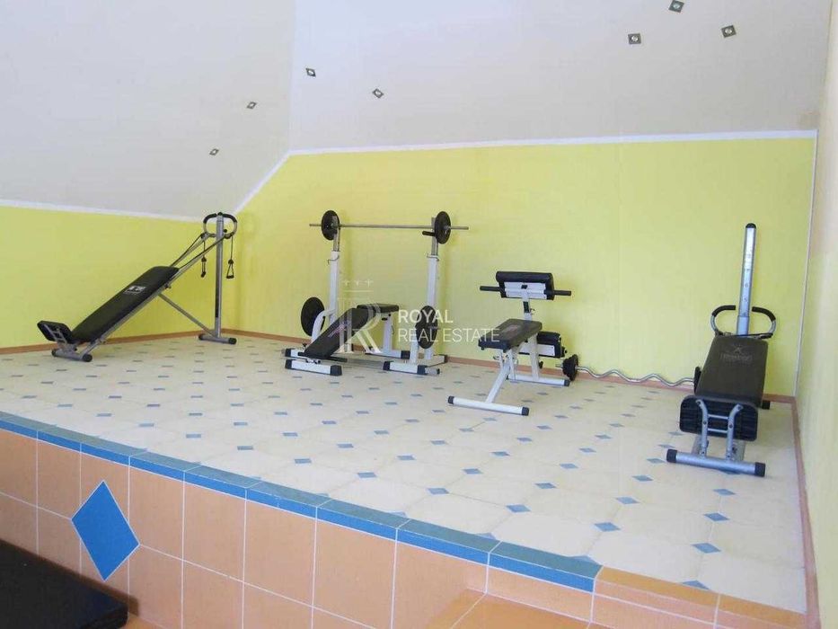 Оренда Будинок Конча-Заспа 520 м² 9 кімнат 21 сотка Вихід до Дніпра Сонячні панелі Басейн Лазня Причал Гараж