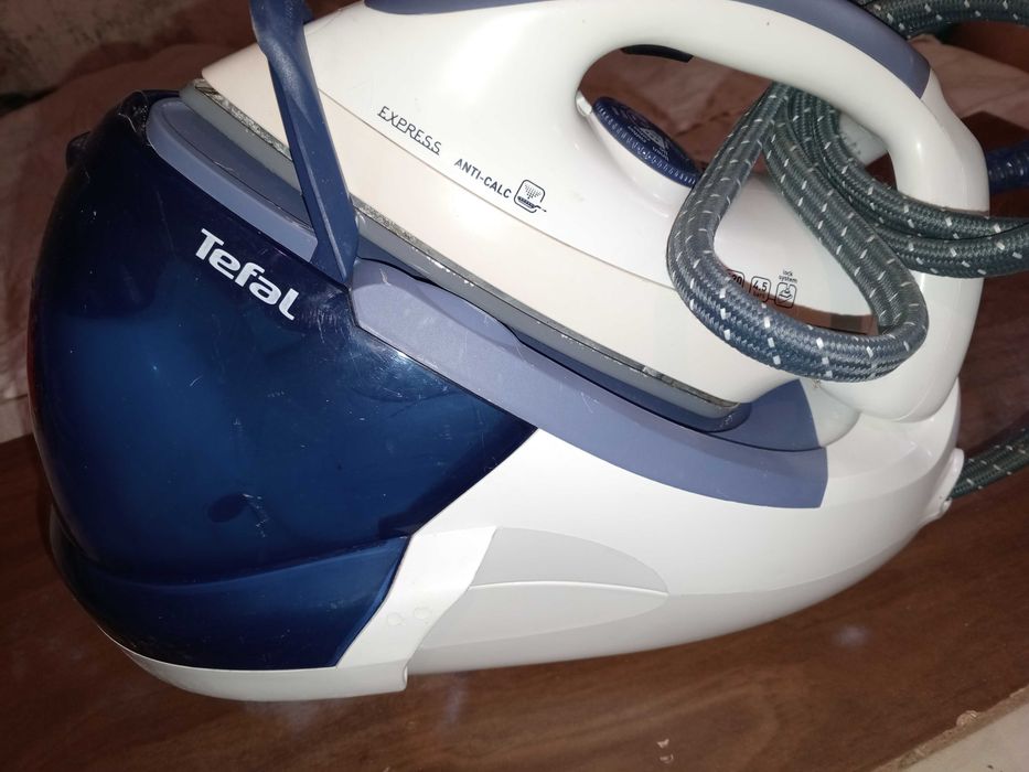 Парогенератор Tefal Express Anti-Calc, модель REF: GV7250 (не рабочий).