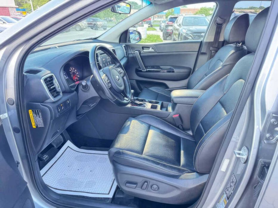 Kia Sportage EX      2019