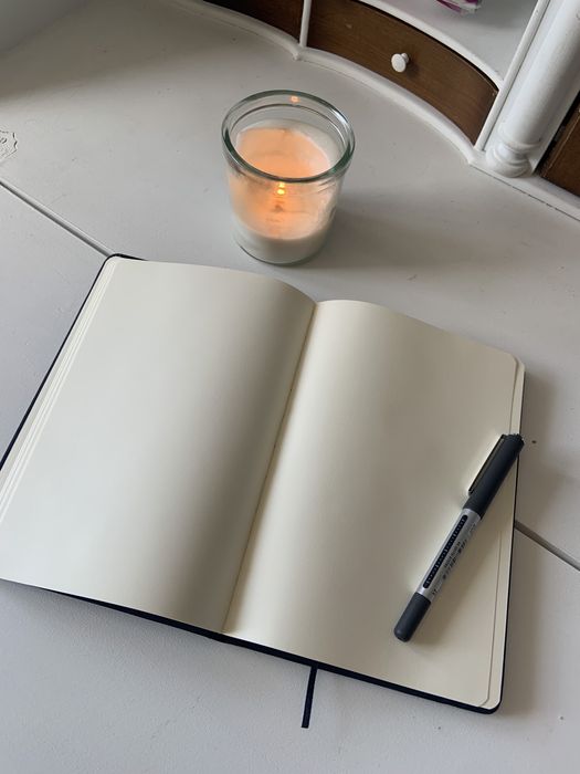 Caderno liso preto • NOVO •64286987337090122