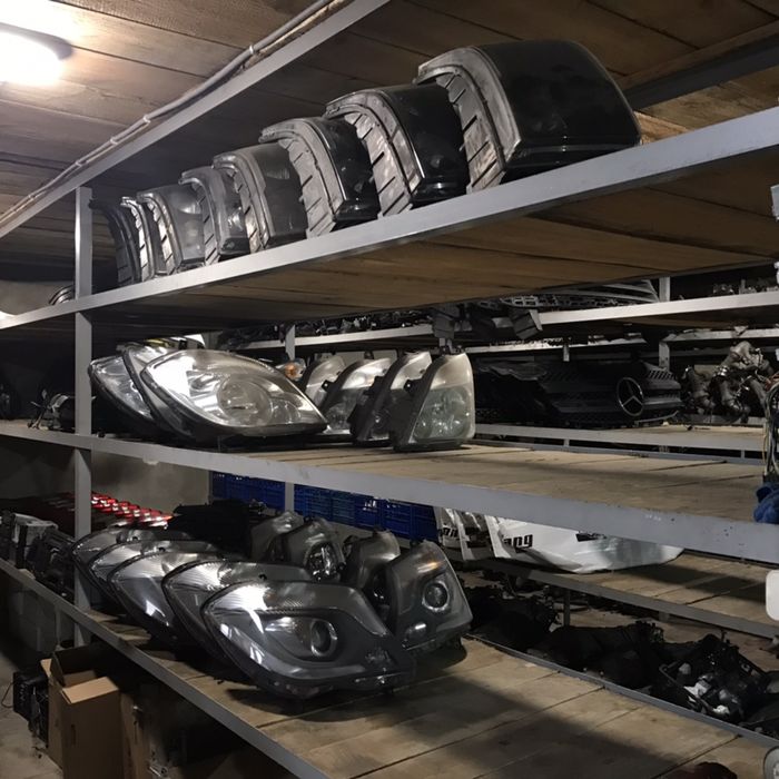 Фары передние Mercedes Sprinter 906 Volkswagen Crafter Запчастини