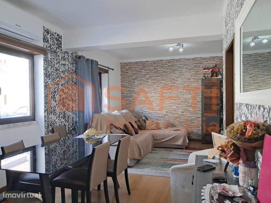 Apartamento T2, no centro de Ansião