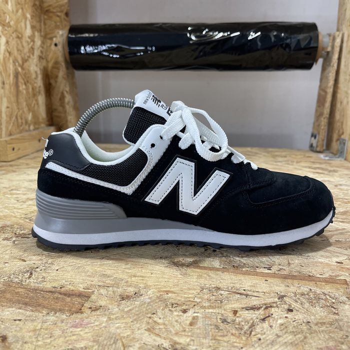 Harga new balance 574 black white hotsell