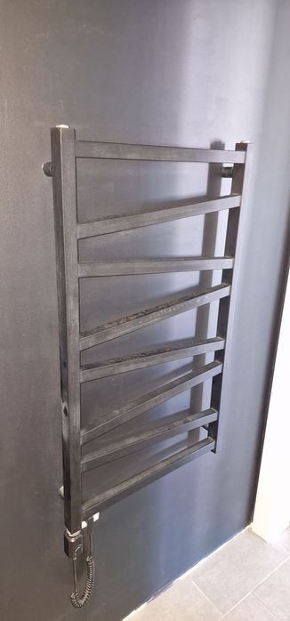 Grzejnik elektryczny z termostatem