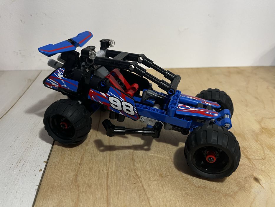 42010 lego technic wyścigówka