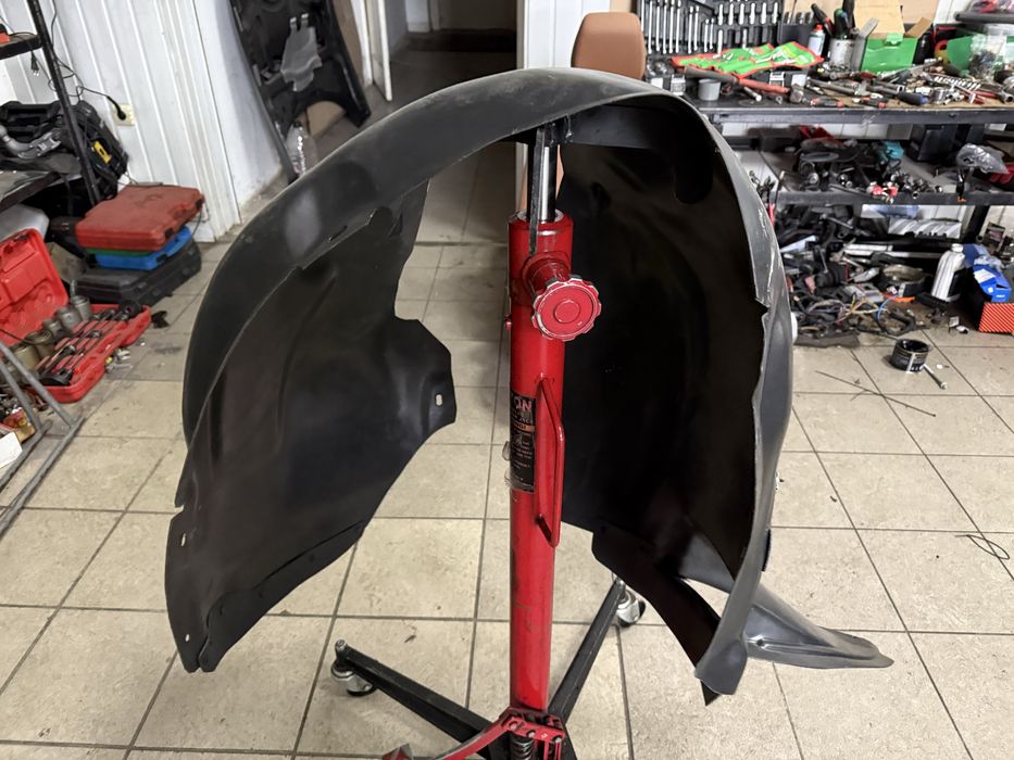 Джип cherokee kl підкрилок лівий