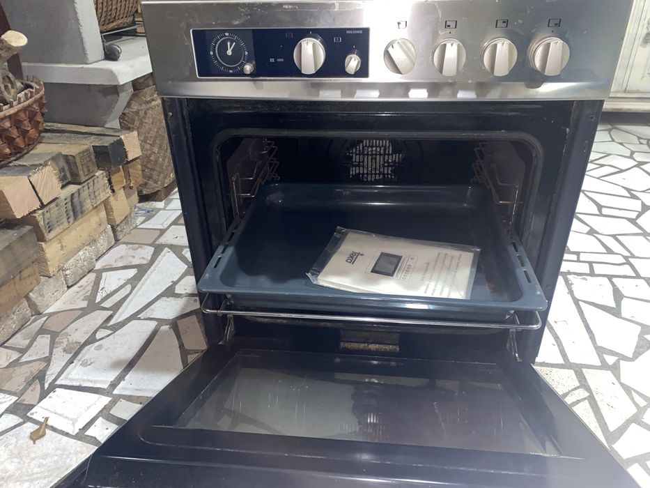 Placa de vitroceramica TEKA e forno elétrico TEKA HI-635ME