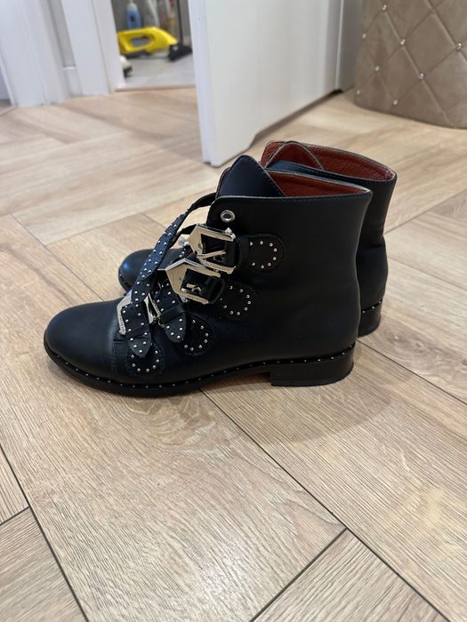 Buty sztyblety botki Givenchy rozmiar 40 skórzane