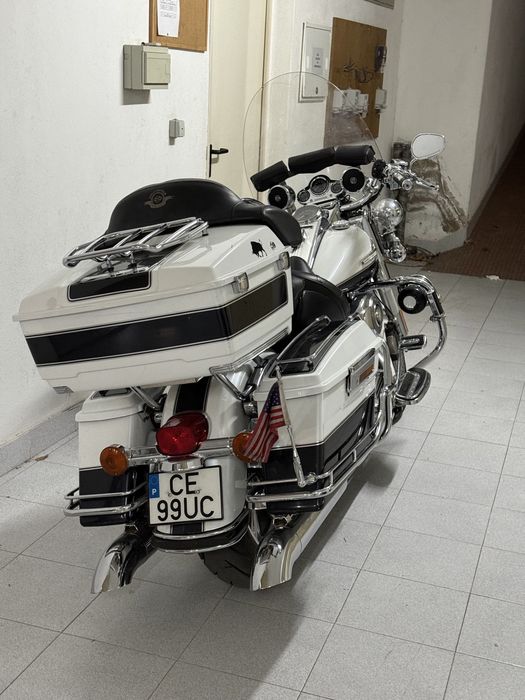 Harley davidson road king police