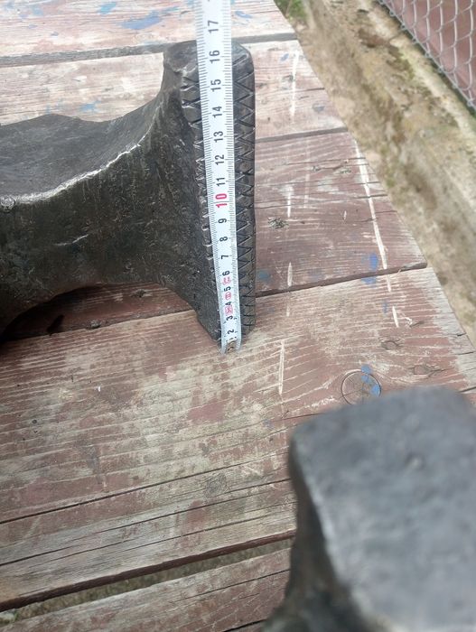 Kowalskie starej produkcji imadło o wadze 67.55 kg
