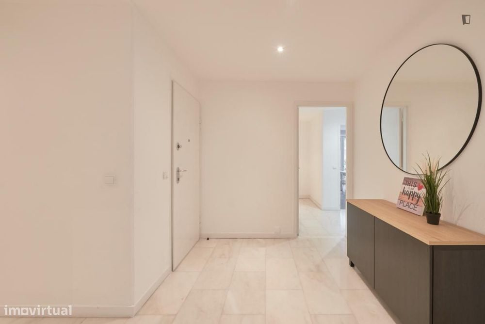 Quarto - localizado em Entrecampos Lisbon