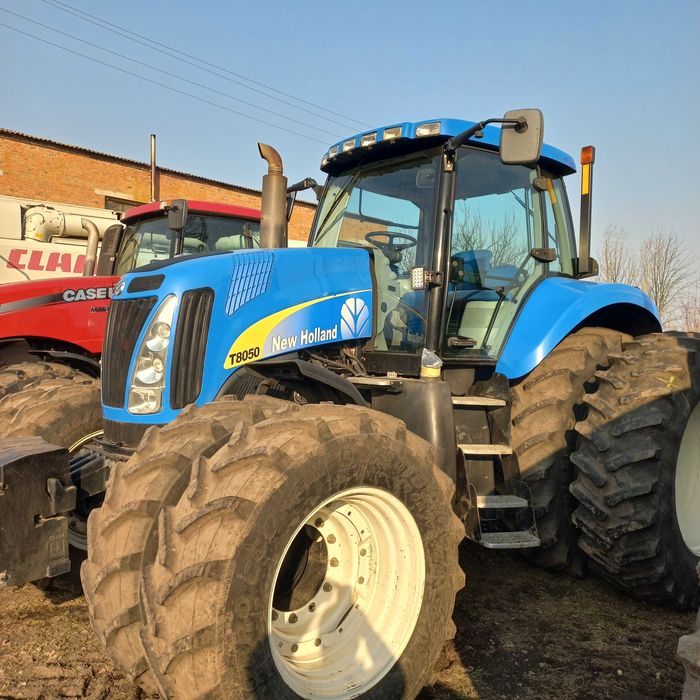 Продам трактор  New Holland Т8050