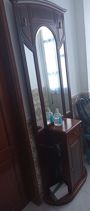 Móvel chapeleiro64584321881346121