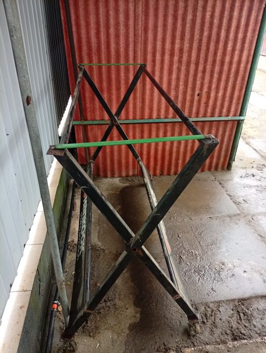 Стійка , стелаж для коліс, шин