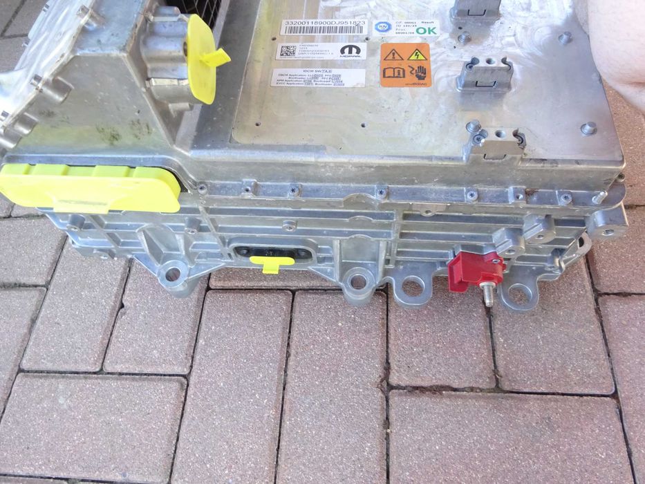 Falownik inwerter przetwornica Fiat 500E MODUŁ ŁADOWARKA P46356039
